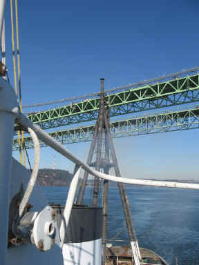 1-31-07 passing under Tacoma Narrows double bridges headed south.JPG (333974 bytes)