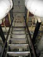 4-09-06 ladder up from engine room .053.jpg (99143 bytes)
