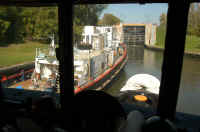 Erie Canal 10-6-05 VonRiedel 029-2.jpg (106849 bytes)
